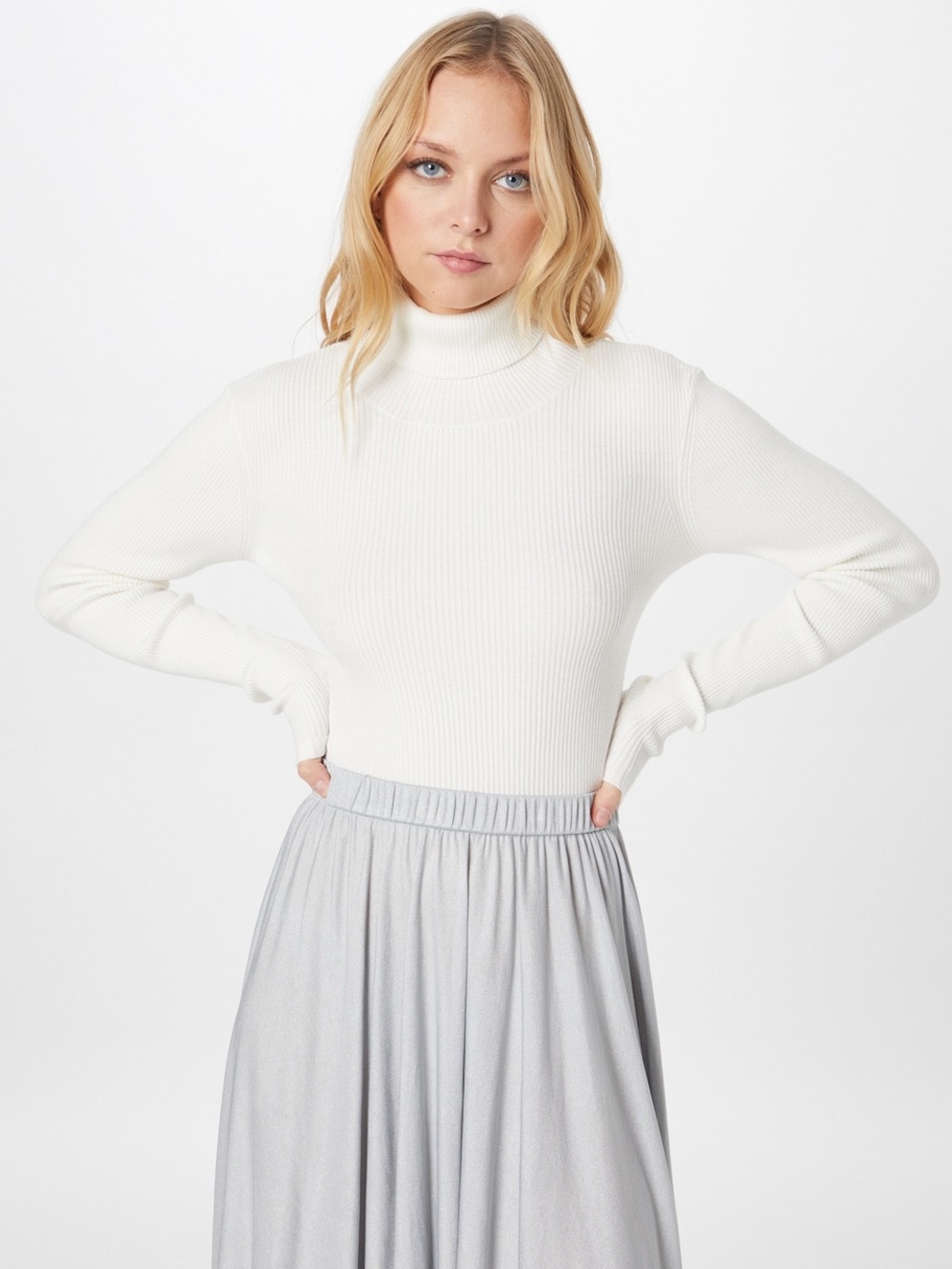 Bardot Revolve Ribbed Turtleneck Sweater in white Size Medium